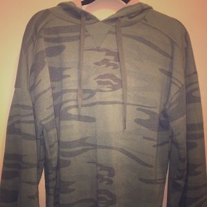 Women’s fatigue sweatshirt size medium